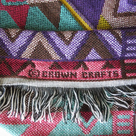 New Native Art Jacquard Woven Throw 46” x 57” - Picture 6 of 10